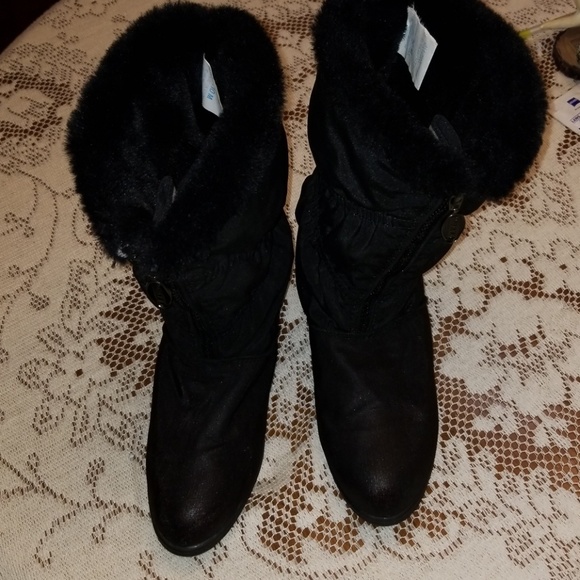 Danexx Shoes - ☃️🌹Vintage style snow boots💜🛍